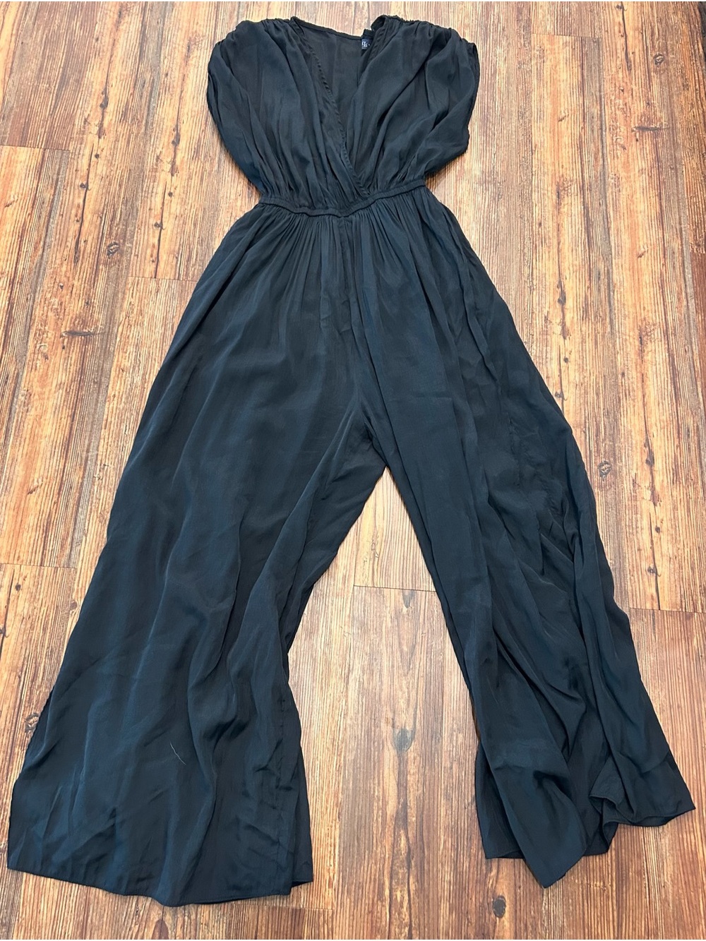 KLd Signature Black Palazzo Jumpsuit Wide Leg High Slit Romper Size Small - Picture 11 of 14